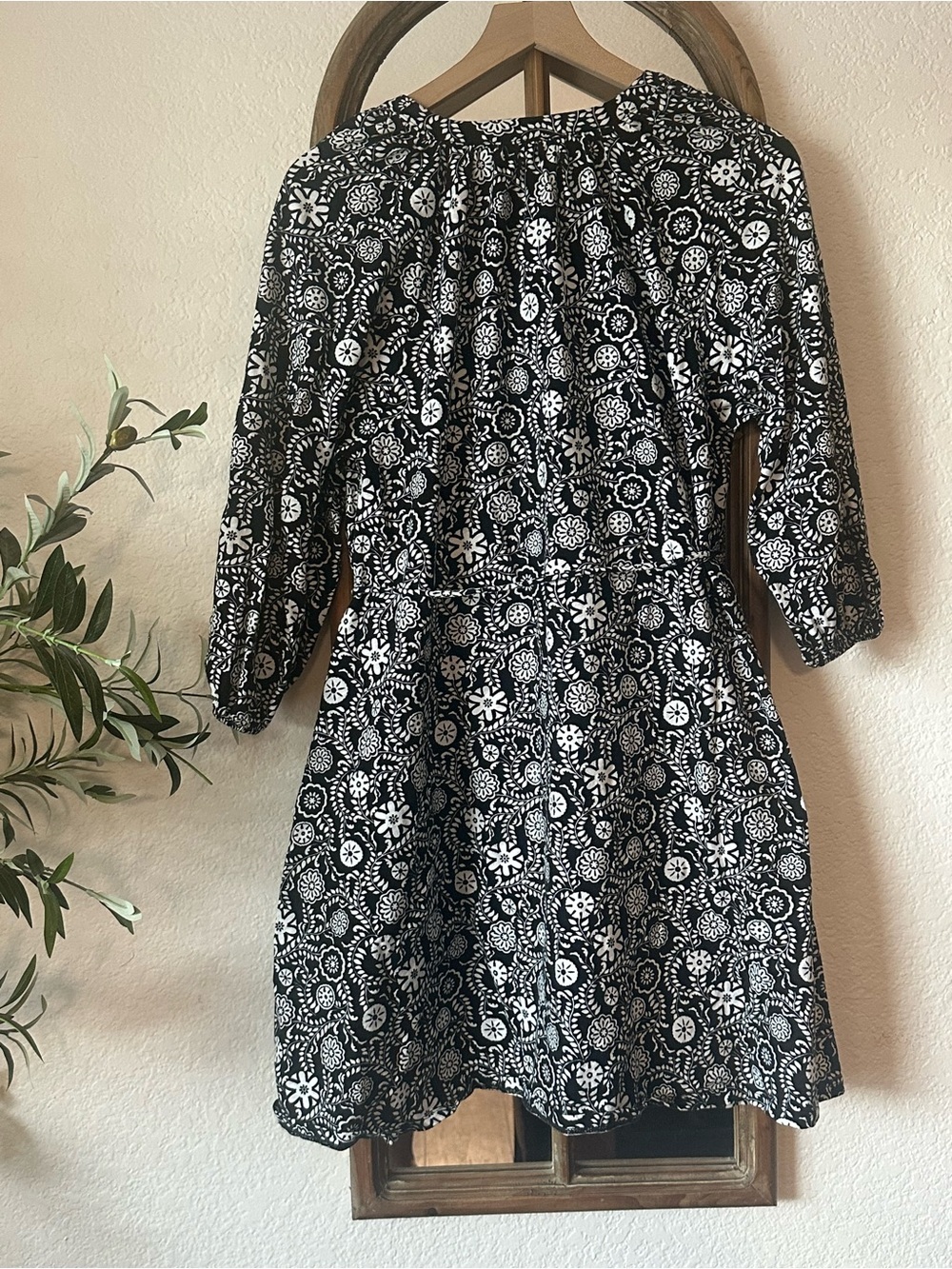Boden Black White Floral Cotton Notch Neck Tie Waist Mini Dress Size 6R - Picture 4 of 10